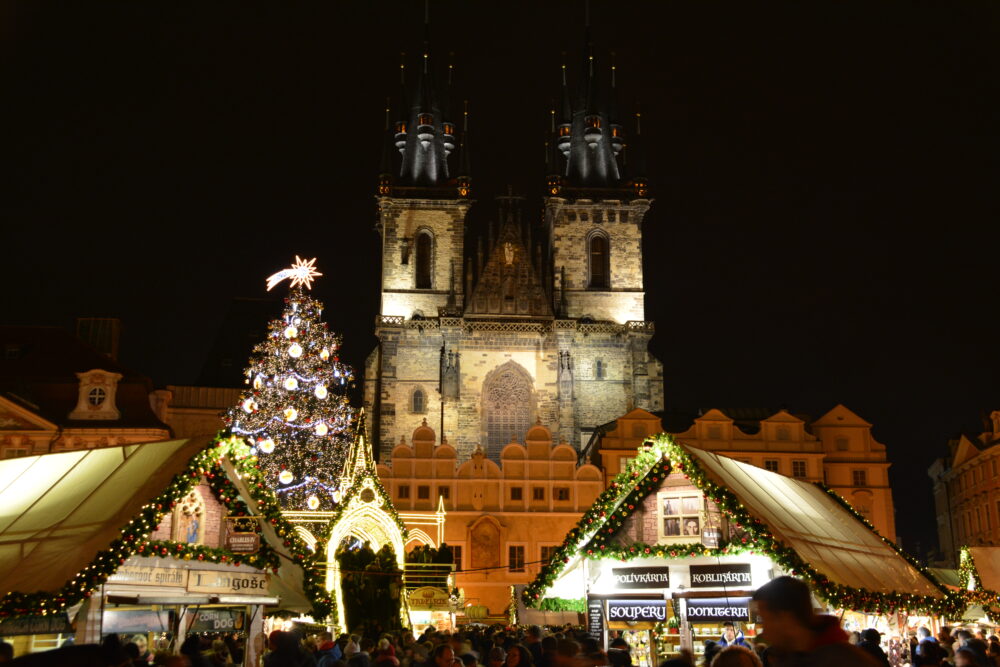 プラハ旧市街広場のクリスマスマーケット