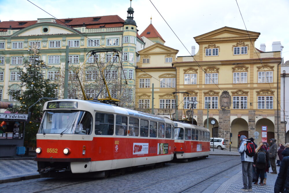 チェコのプラハ市内を走るトラム