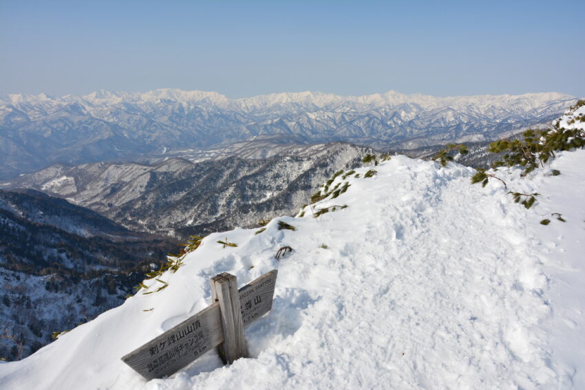 冬の剣ヶ峰山頂