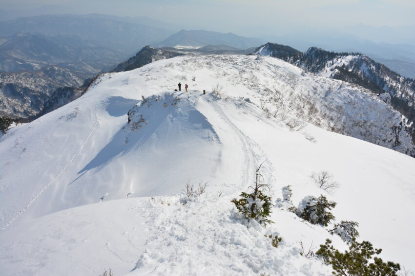 冬の武尊山登山道