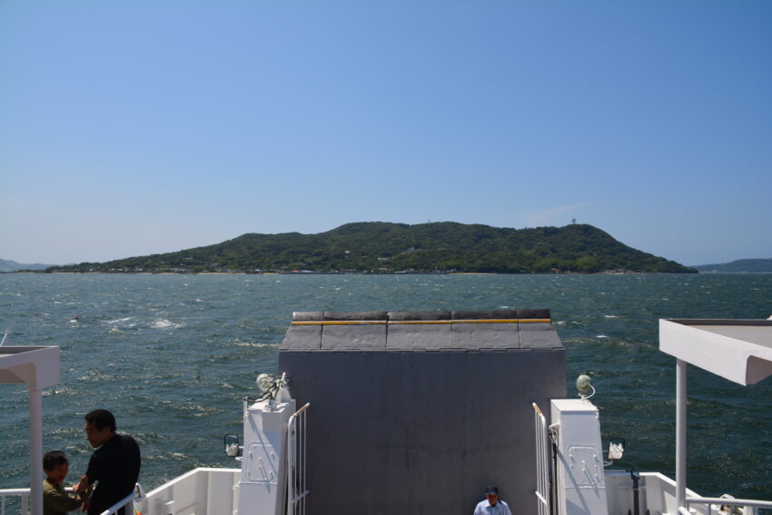 レインボーのこから見る能古島