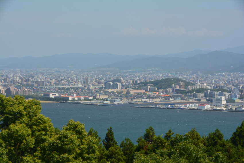 能古島から眺める博多市内