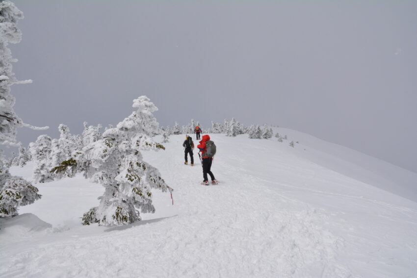 冬の西吾妻山の登山道