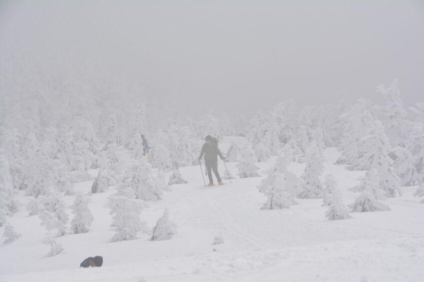 冬の西吾妻山の登山道