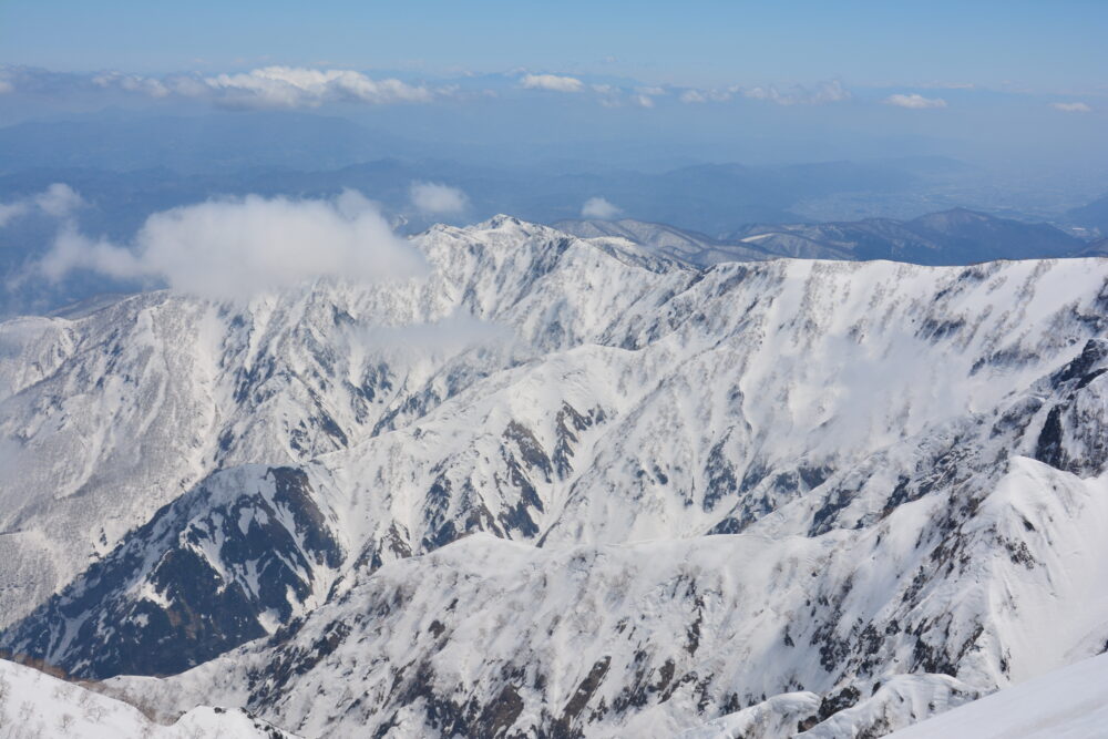 雪の唐松岳から眺める絶景