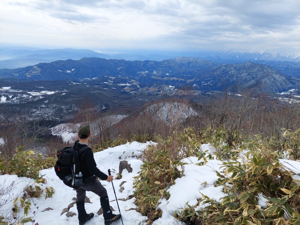 冬の飯縄山から眺める景色