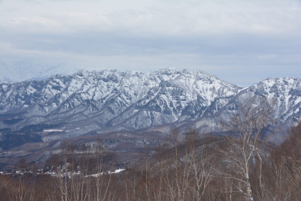 冬の飯縄山から眺める戸隠山