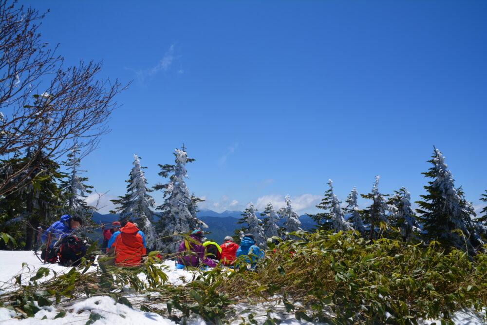 雪の会津駒ヶ岳山頂