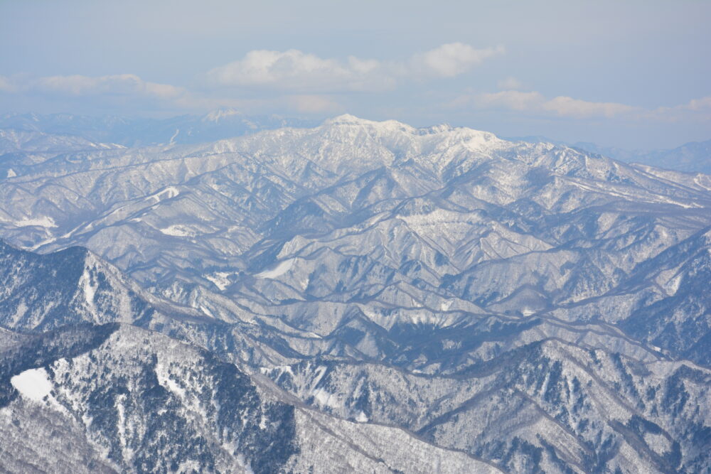 冬の谷川岳から眺める上州武尊山