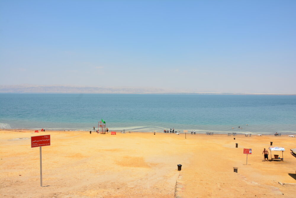 ヨルダン側の死海にあるアンマンビーチ