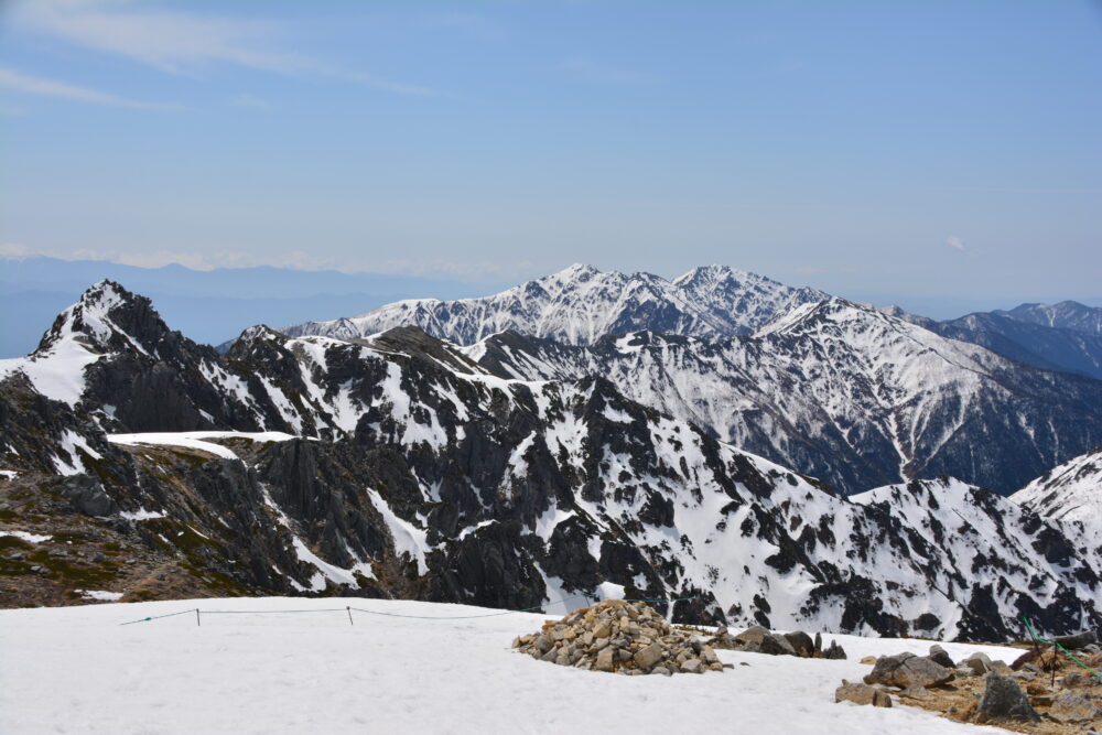 冬の木曽駒ヶ岳山頂からの眺め