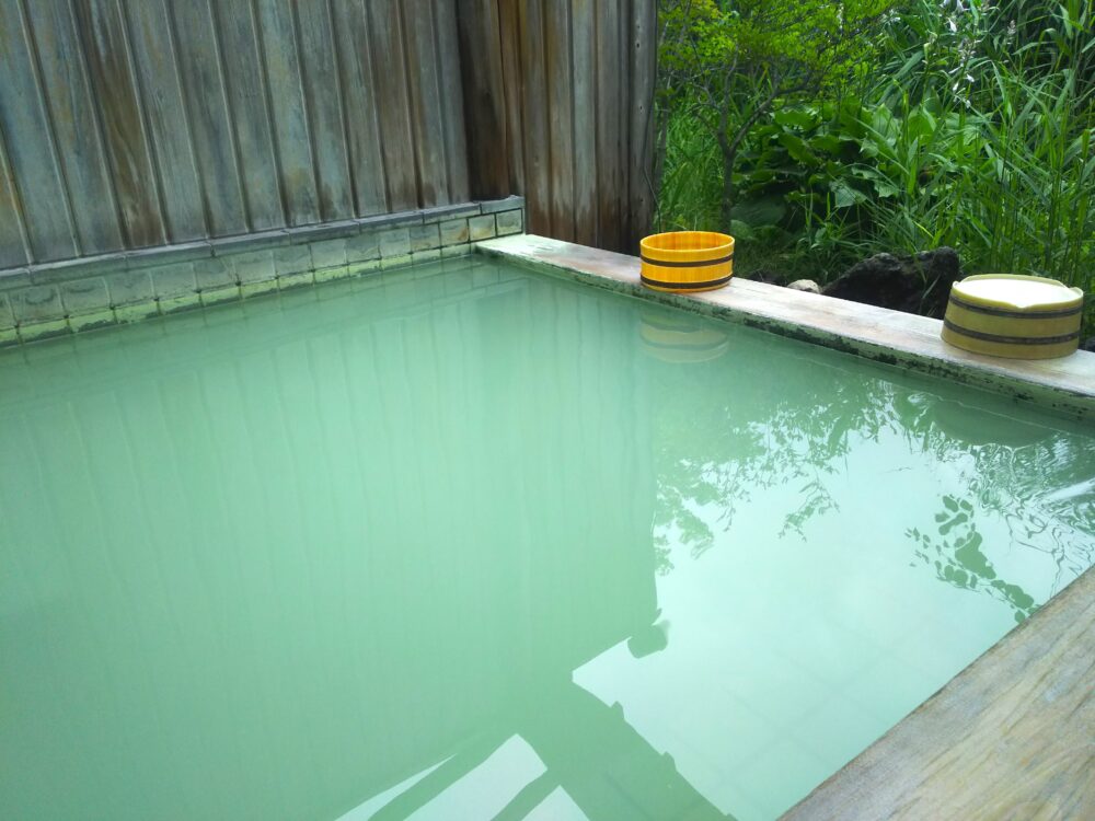 日光湯元温泉の『ゆの香』の露天風呂
