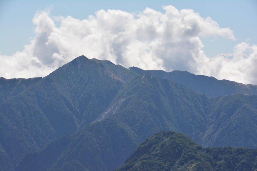 鷲羽岳山頂から見る大天井岳