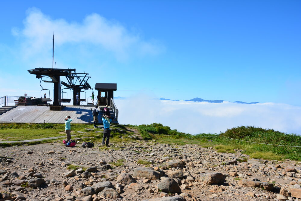 月山スキー場のリフト上駅と雲海