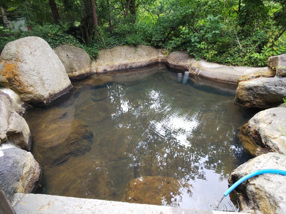 福地温泉・石動の湯の露天風呂