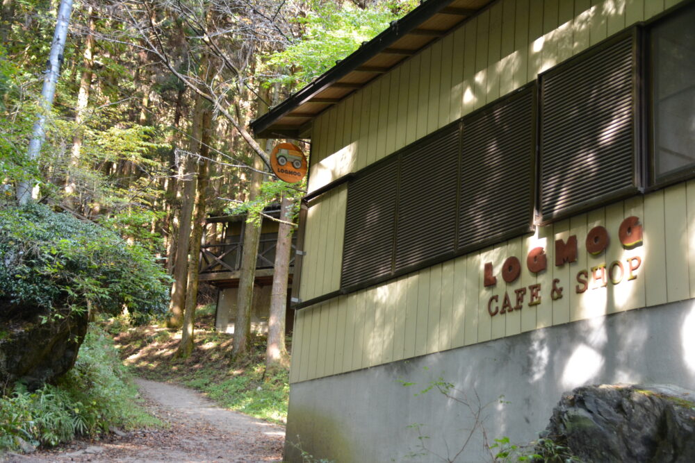 武甲山登山道にあるカフェ