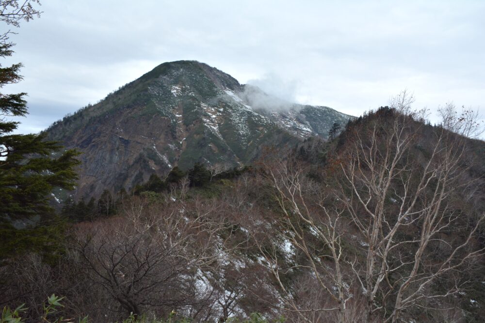 高妻山の山頂