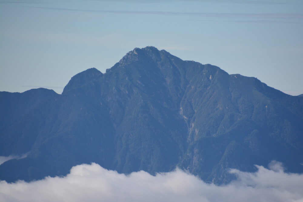 編笠山山頂から見た甲斐駒ヶ岳