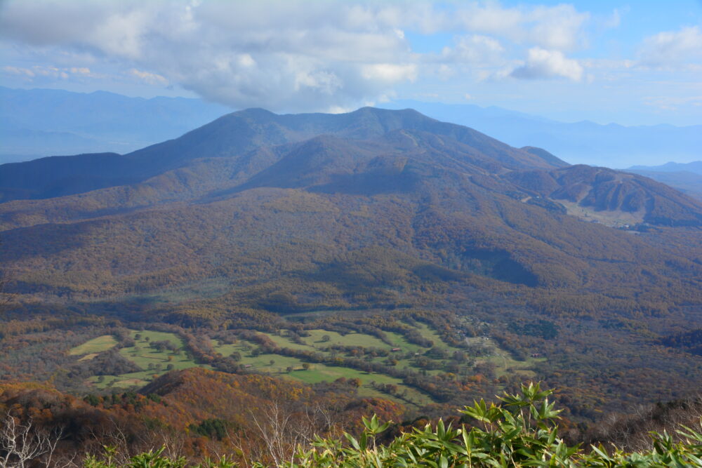 高妻山から見た山飯綱山