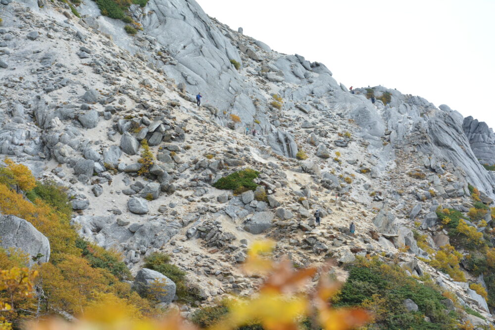 甲斐駒ヶ岳の山頂直下にある花崗岩地帯