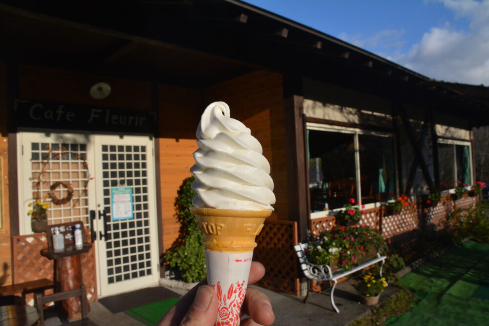 戸隠牧場カフェ フルーリーのソフトクリーム