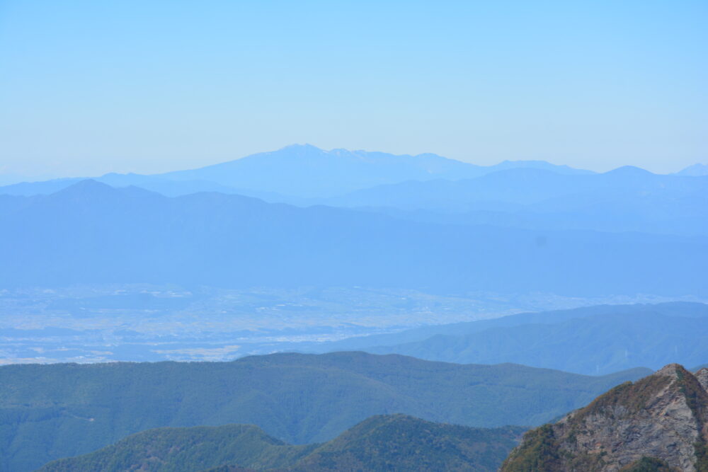 甲斐駒ヶ岳山頂から見た乗鞍岳