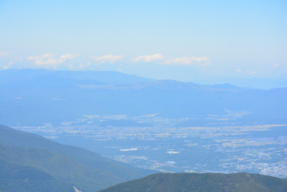 甲斐駒ヶ岳山頂から見た霧ヶ峰