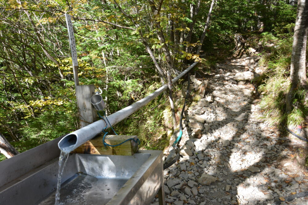 仙水小屋前の天然水