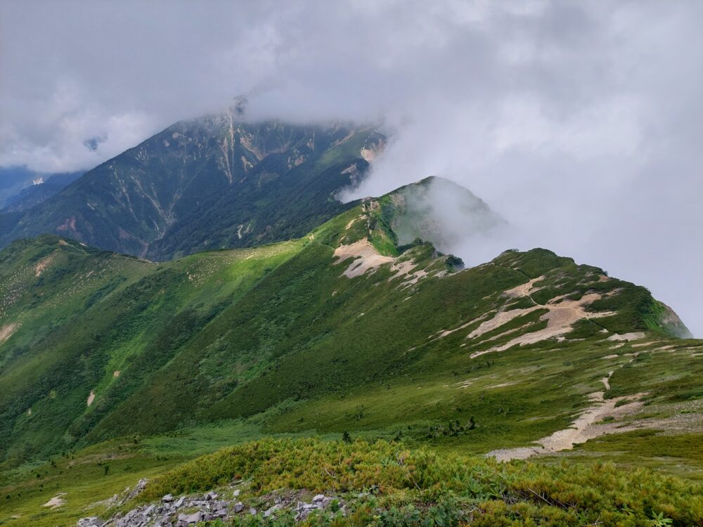 唐松岳への稜線