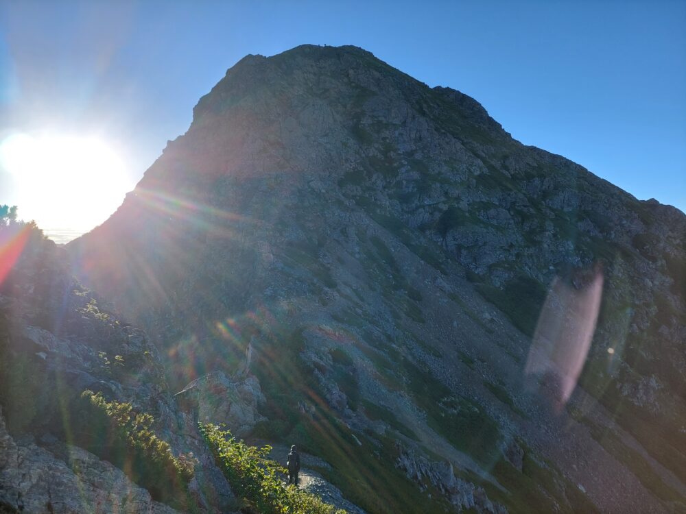 塩見山頂の岩峰