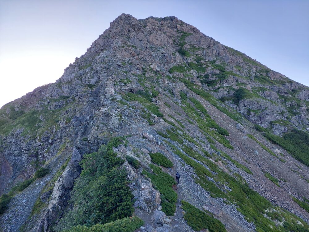 塩見山頂の岩峰