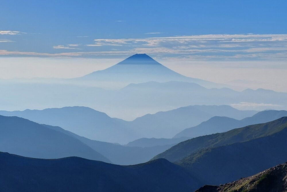 塩見山頂（西峰）から眺める富士山