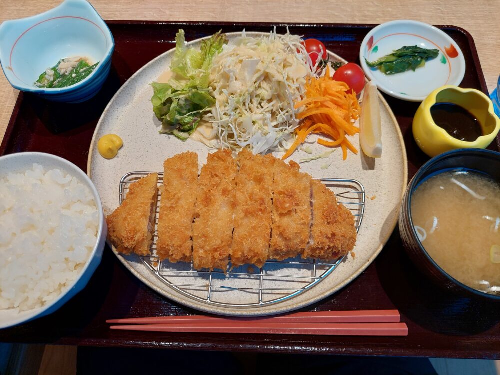 まつかわ温泉 清流苑のとんかつ定食