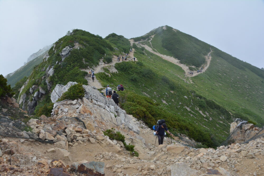 八方尾根の登山道