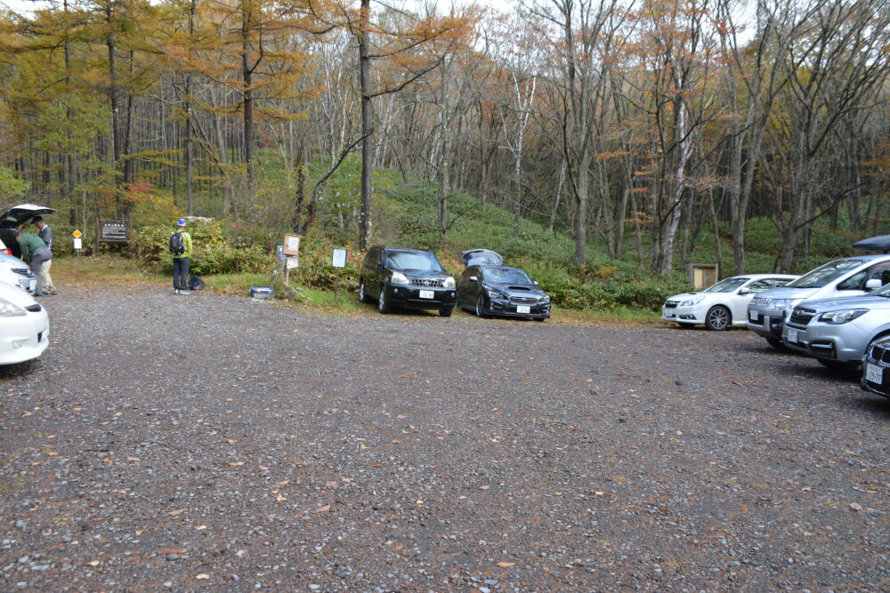 四阿山の鳥居峠駐車場