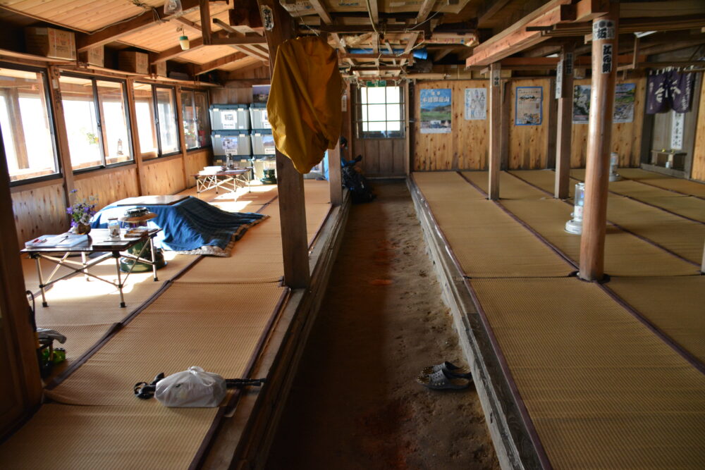 御嶽山の石室山荘