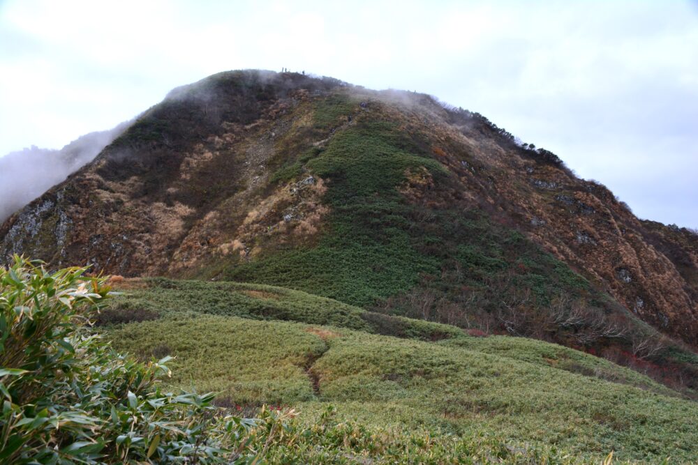 雨飾山山頂