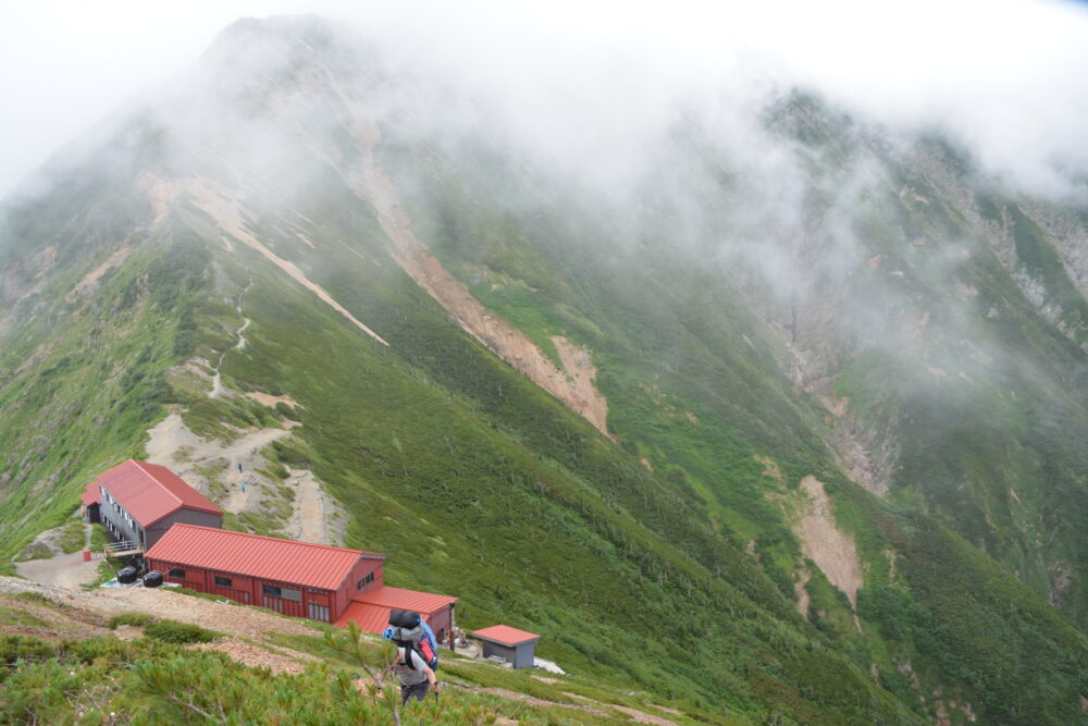 五竜山荘と五竜岳