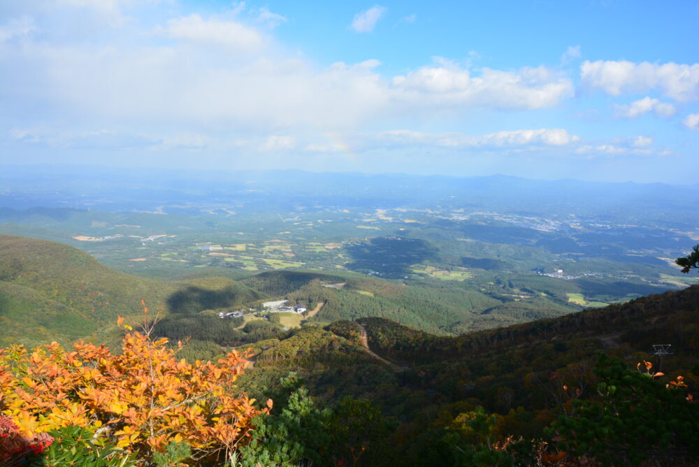 安達太良山の紅葉と下界