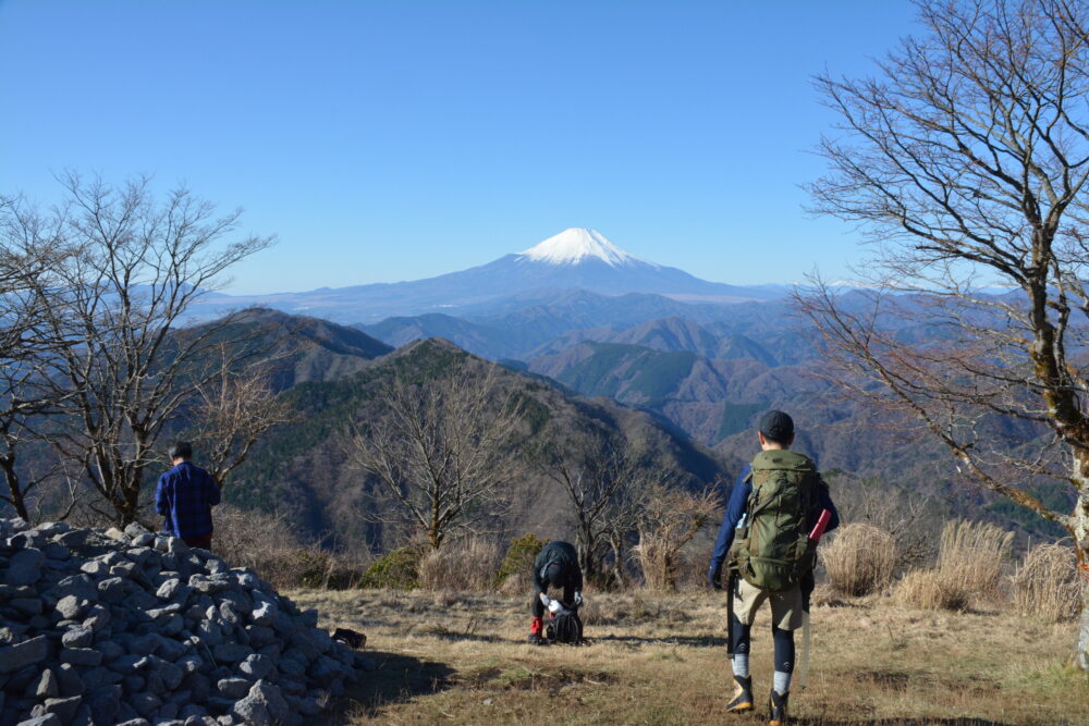 鍋割山の山頂から見た富士山