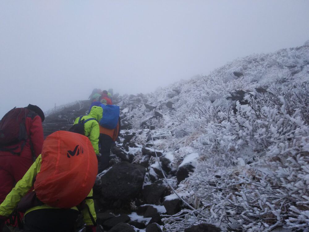 初冬の岩木山の登山道