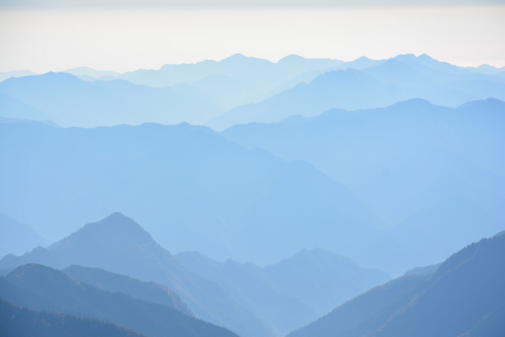 大峰山・八経ヶ岳山頂から見た紀伊山地の山々