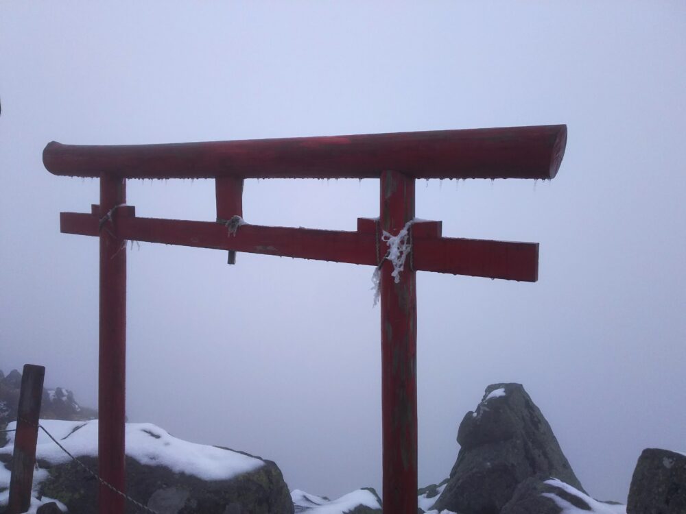 岩木山山頂の鳥居