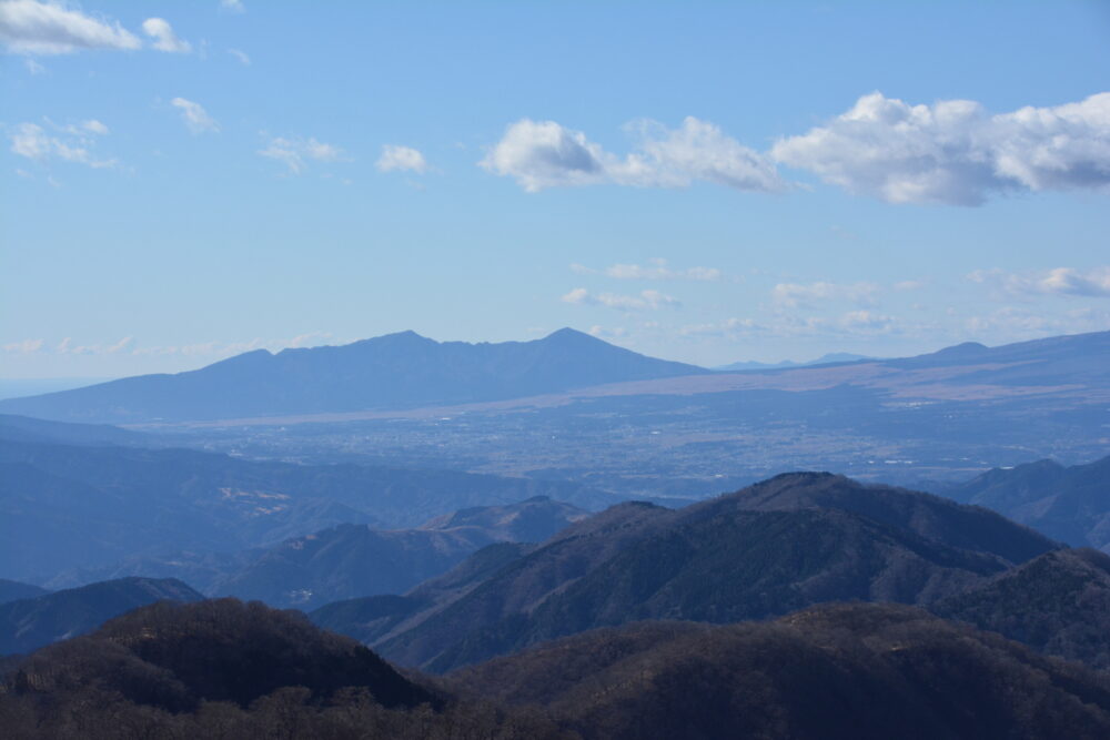 塔ノ岳山頂から愛鷹山