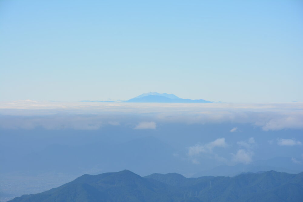 四阿山から見た御嶽山