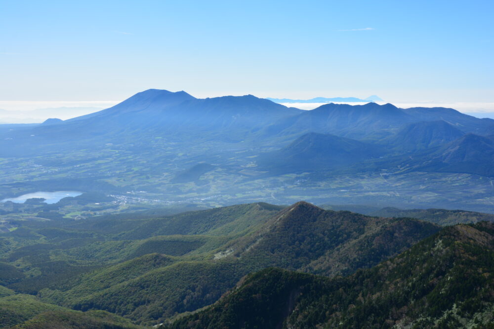 四阿山山頂から眺める浅間連山