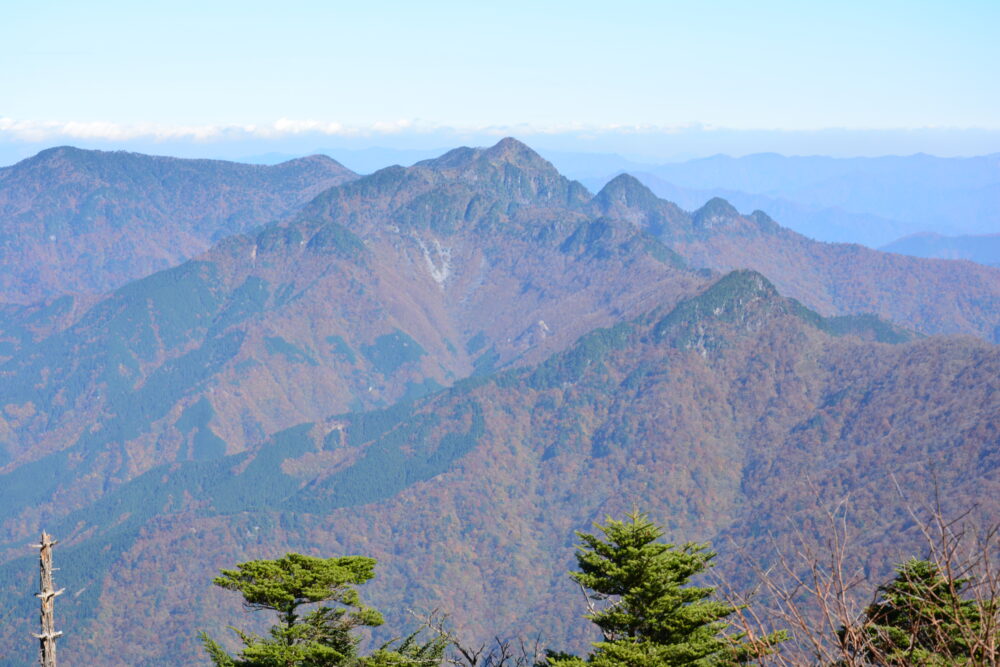 弥山から見た行者還岳