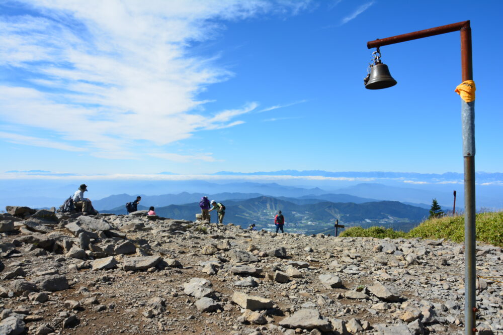 根子岳山頂