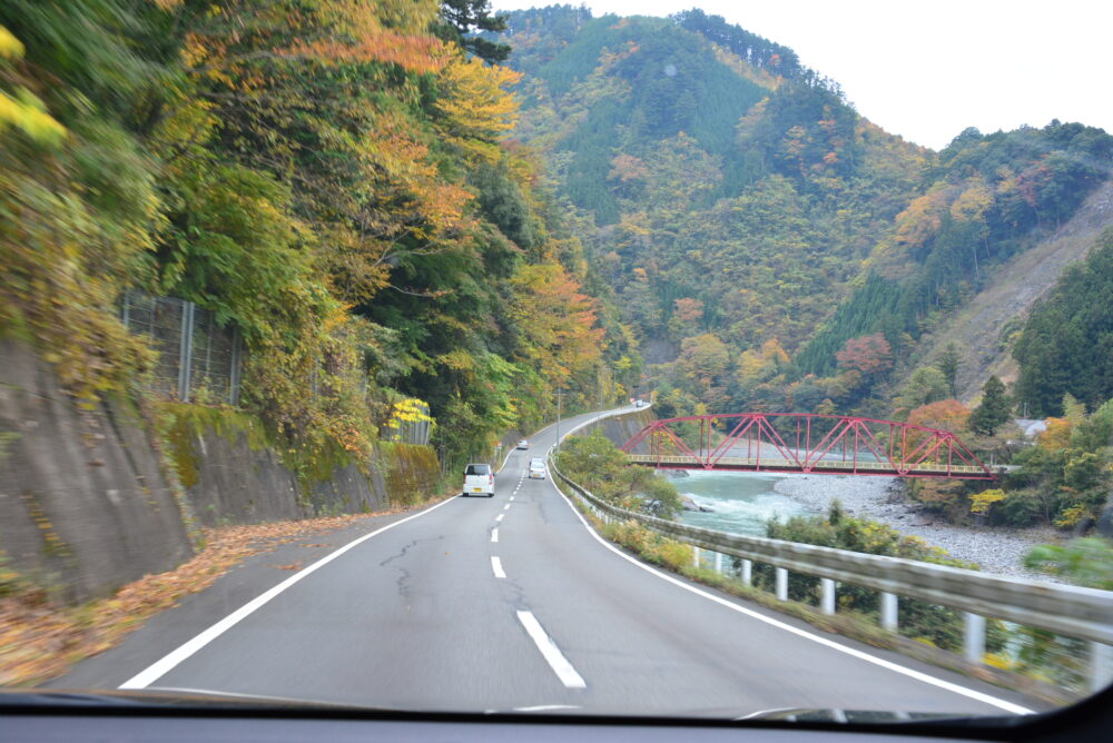 大井川沿いの国道