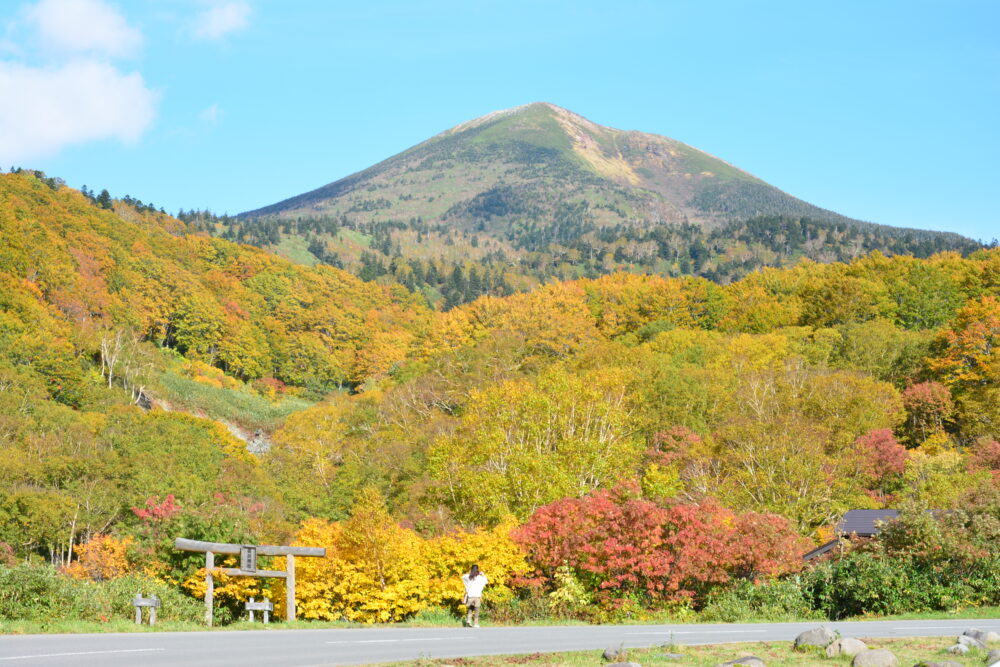 紅葉と八甲田・大岳山頂